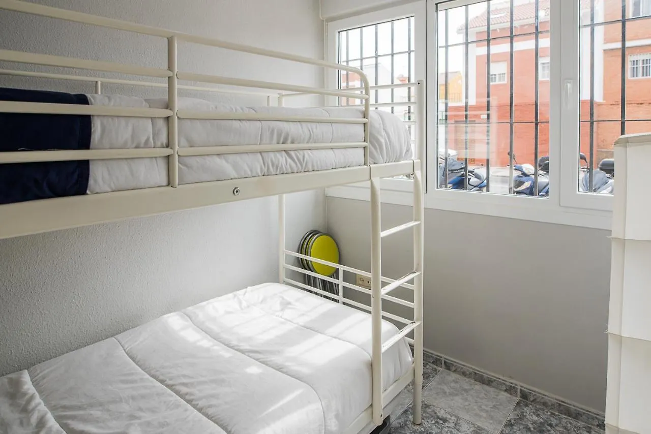MalagaOnBeach 2 - Two bedrooms - up to 7 people - 30 meters beach 0*, Málaga